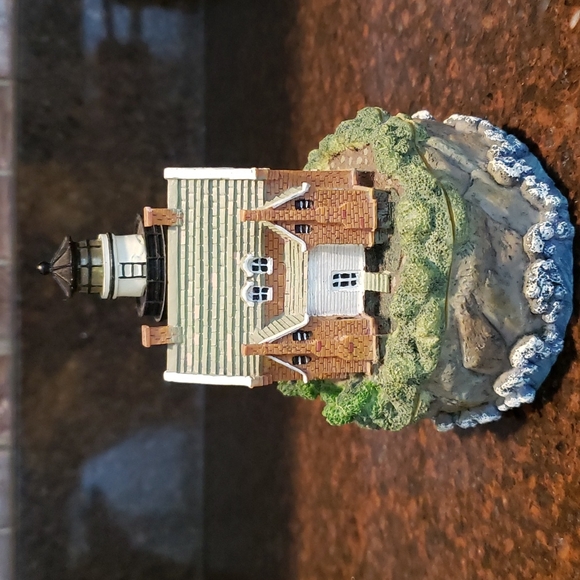 Block Island Lighthouse treasure box - Picture 2 of 6